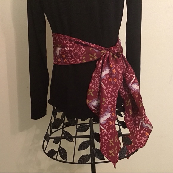 Vintage swan print scarf - Picture 4 of 4